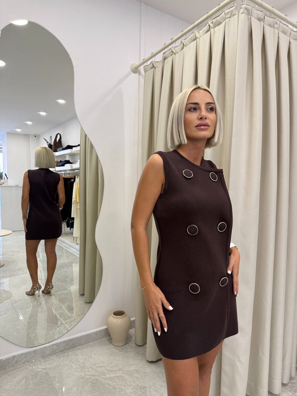 DÜĞME DETAYLI TRİKO ELBİSE